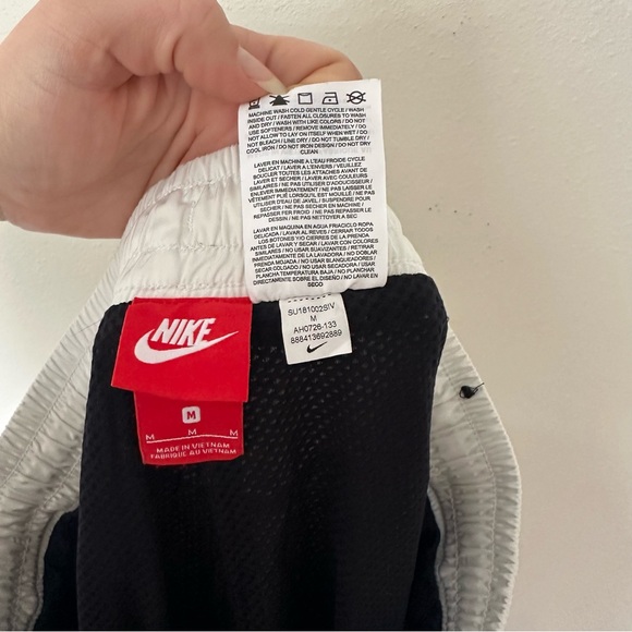 NIKE Gorpcore 70's style Men's White Woven Archive Tearaway Sport Shorts - Picture 5 of 5